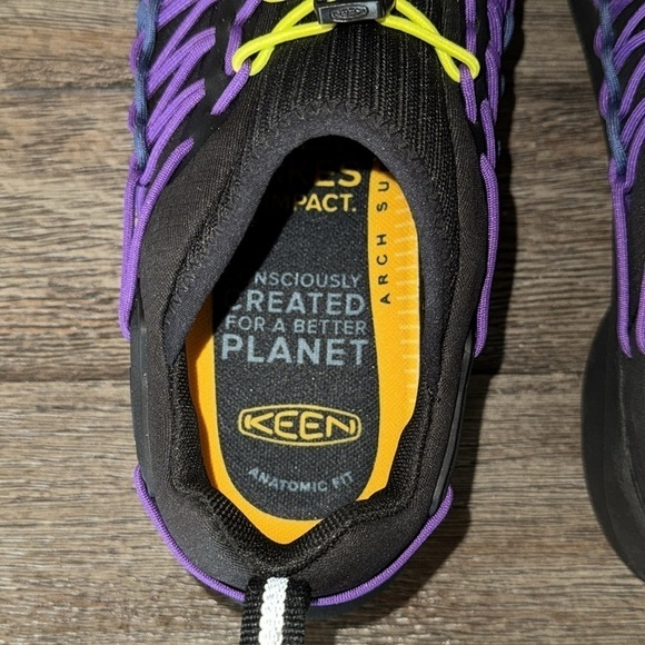 KEEN Uneek SNK Bungee Sneakers - Picture 6 of 8